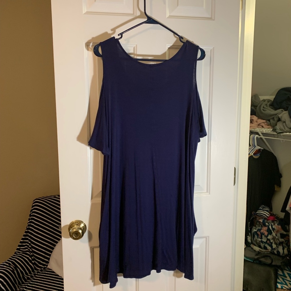 Dress - Picture 2 of 4